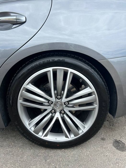 Продам инфинити Q50 2014г