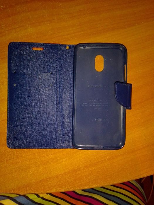 Чехол на телефон