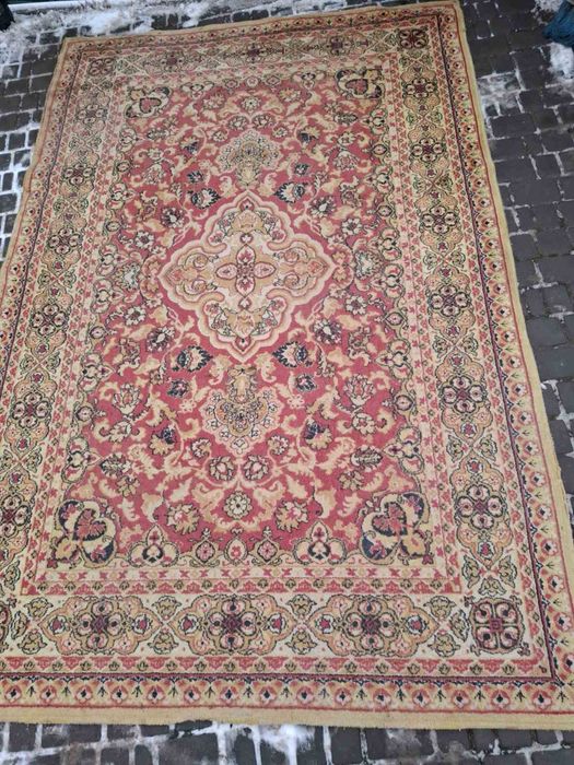 Продается ковер.