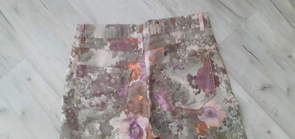 Spodnie damskie roz 38 firmy La Ligna