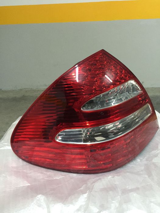 Farol Traseiro Mercedes Class E - "" NOVO ""