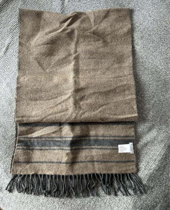 Luksusowu kaszmirowy szalik Brunello Cucinelli