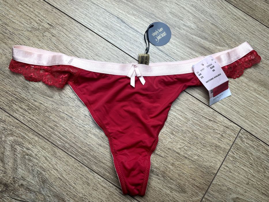 Stringi czerwone nowe 48