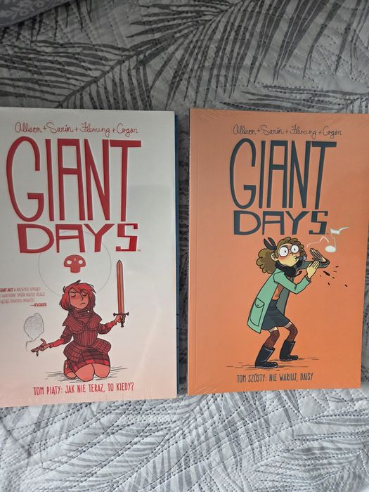 Komiks Giant Days Cała Seria  14 Tomów..