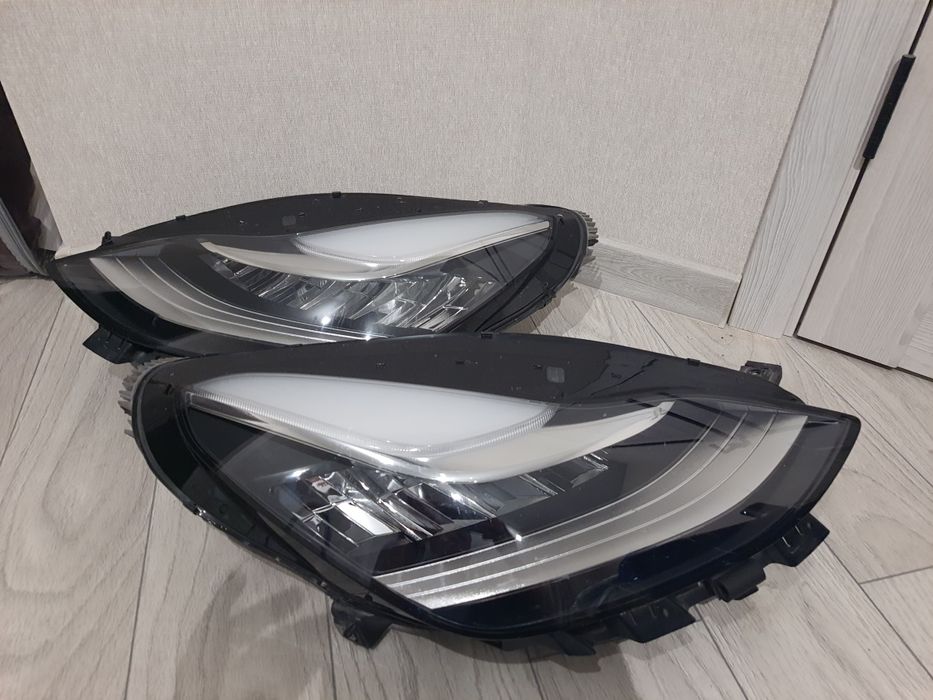 Фара ліва Tesla model y 3