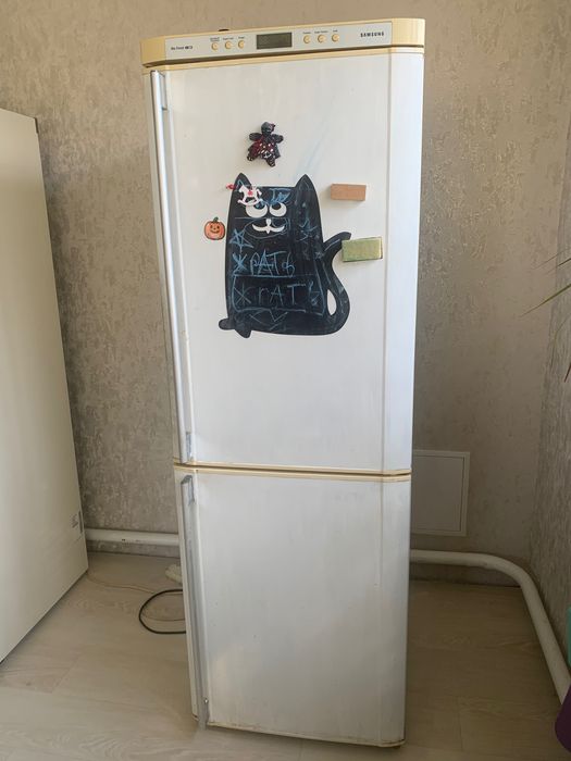 Холодильник двокамерний б/у