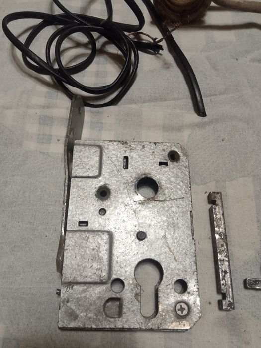 Кипятильник 1 кВт. Замок запчасти.