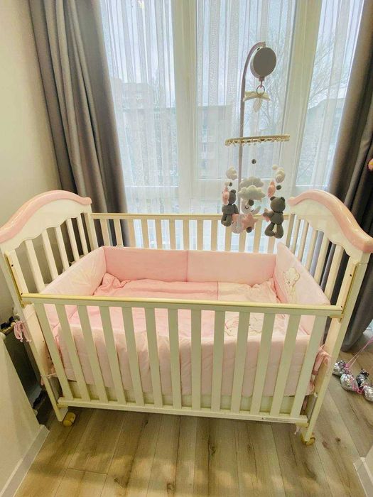 Ліжко дитяче, кроватка з музичним мобілем