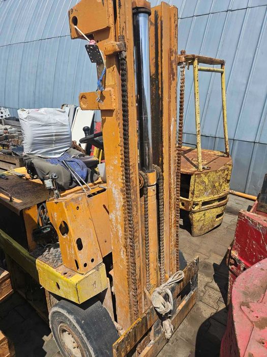 Погрузчик вилочний Балканкар  ЕВ-687