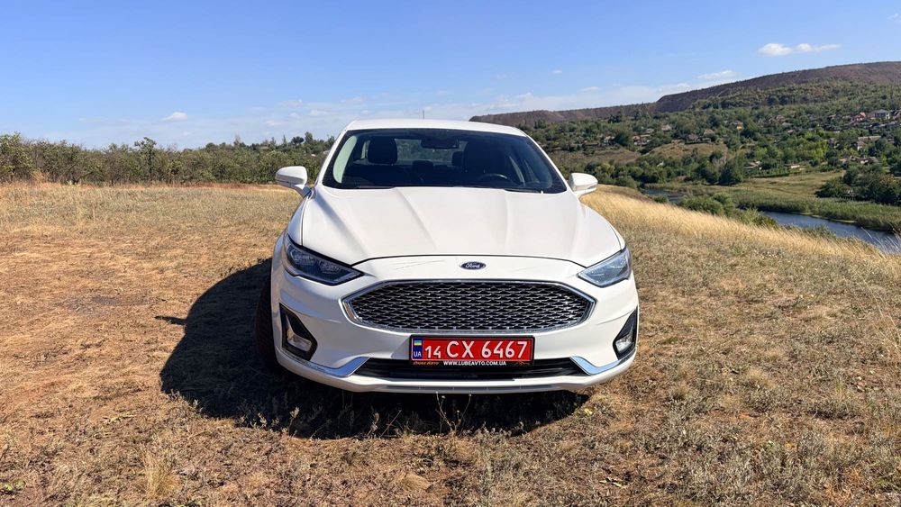 Продам автомобіль FORD Fusion Energy Titanium 2019 года