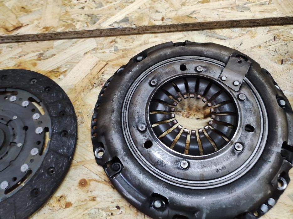 Демфер маховик щеплення  сцепление форд фокус 2 разборка ford focus 2