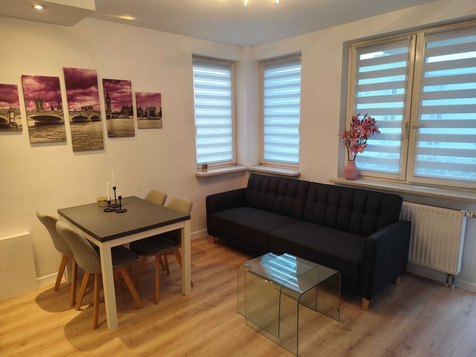 Metro pod nosem, klimatyzacja i Mieszkanie po remoncie Idealne 40 m² dla pary [Garaż, Kablówka i internet w cenie]