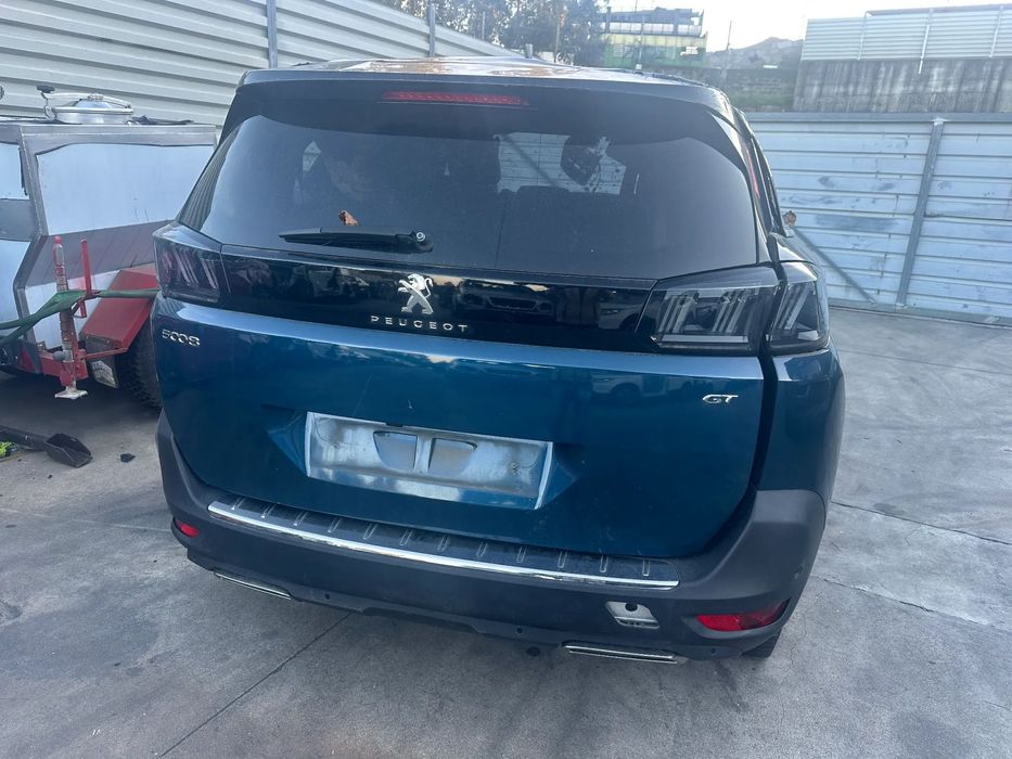PEUGEOT 5008 GT LINE 1.5 BLUE HDI 130 CV CAIXA AET8 7 LUGARES DE 2022 (CENTRO DE ABATE