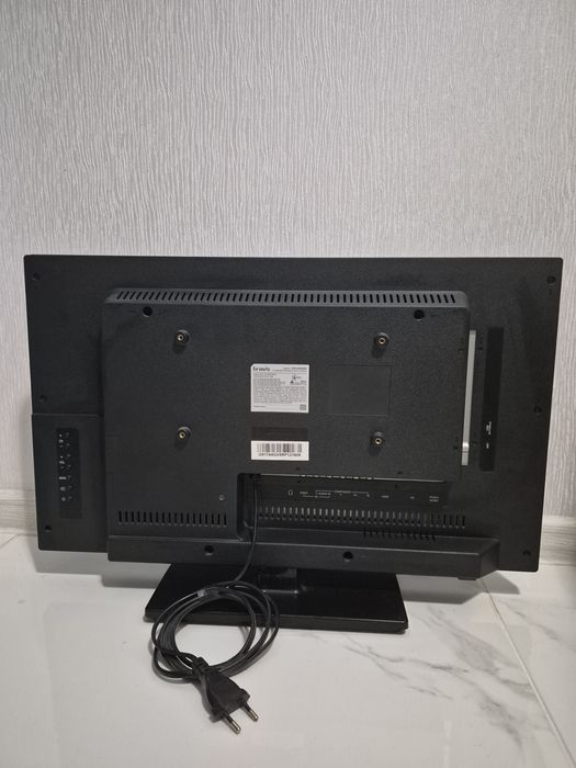 Телевизор Bravis LED-24D2000 Black