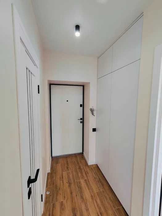 Подобова оренда в районі податкового університету ЖК Нові метри Center