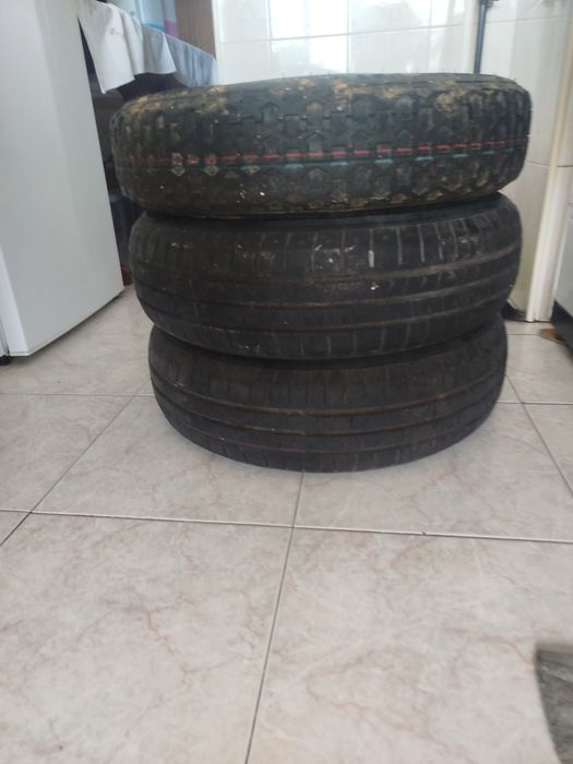 Vende-se 3 pneus seminovos