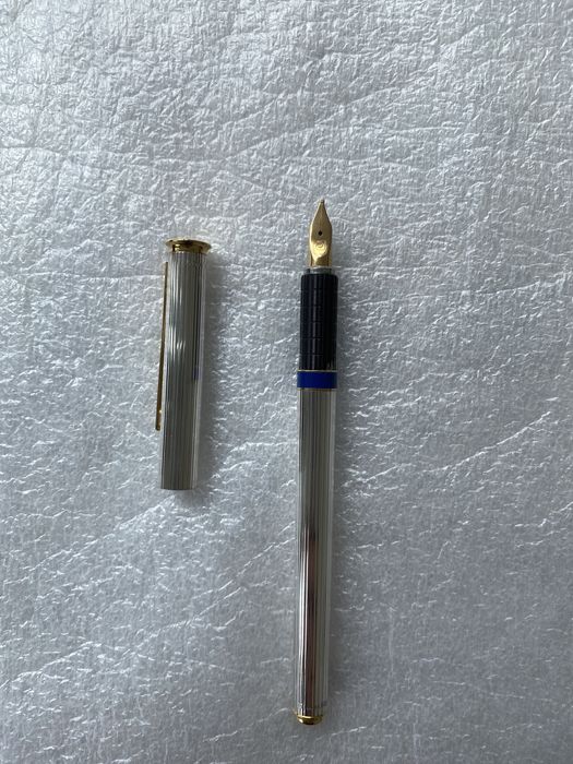 Caneta Pierre Cardin em prata