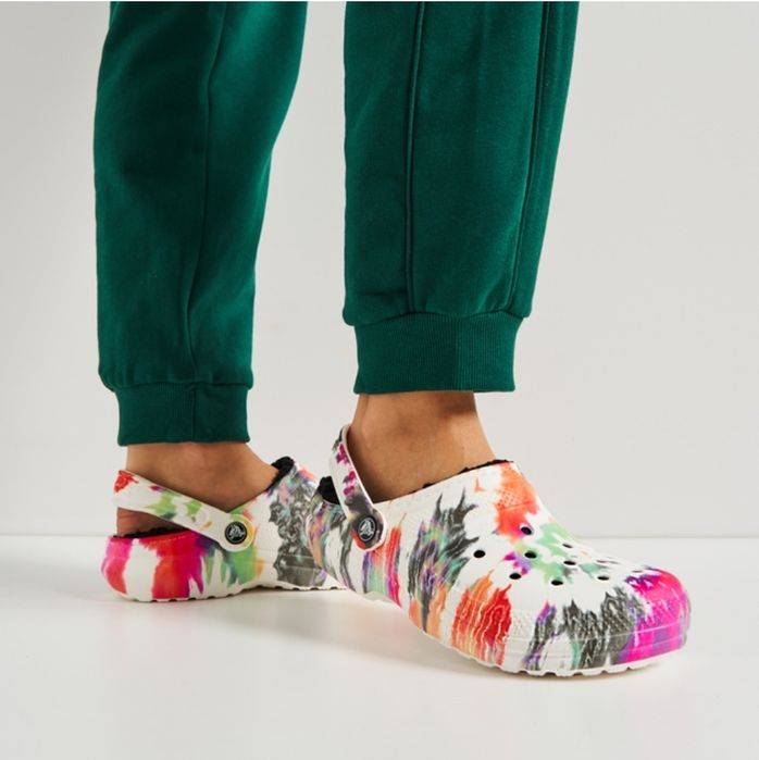 Жіночі крокси утеплені Crocs Classic Lined Tie Dye Clog Різнокольорові
