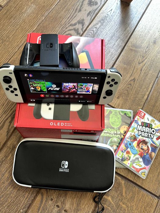 Nintendo Switch Oled + 2 gry + cały zestaw