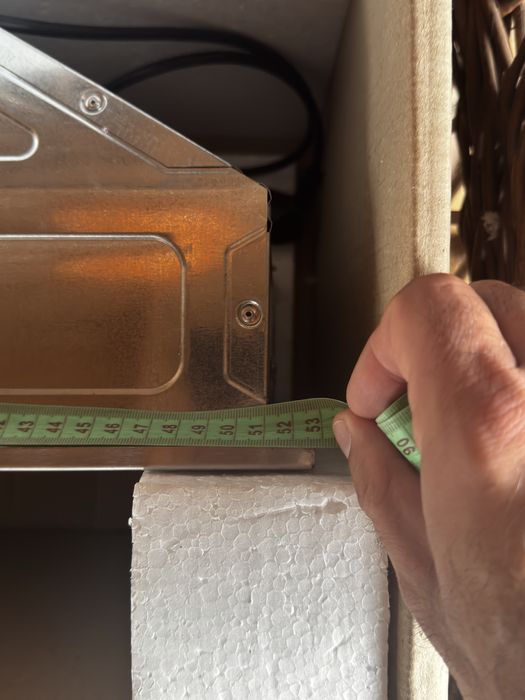 Встроенная кухонная вытяжка