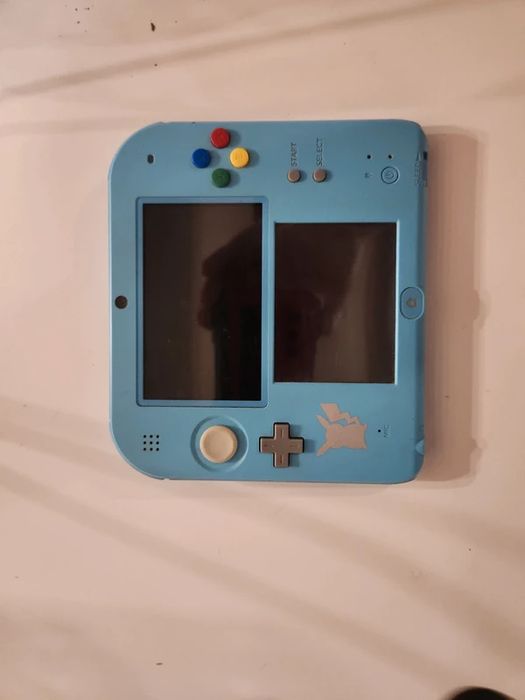 Nintendo 2DS Edição Lua Consola