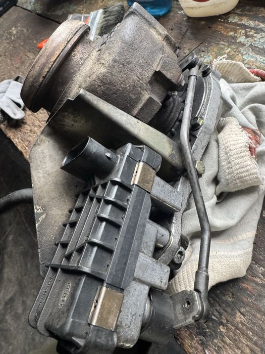 Турбіна 2.2 ,з актуатором