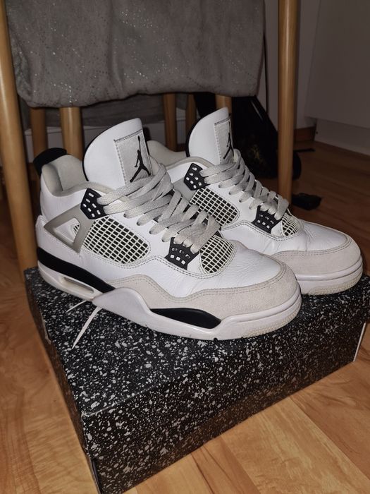 Jordan 4 RETRO Military Black