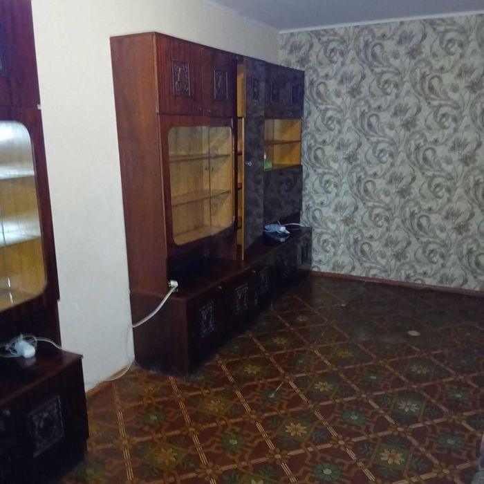 Продам 2 комнатную  квартиру  на Коммунаре возле метро