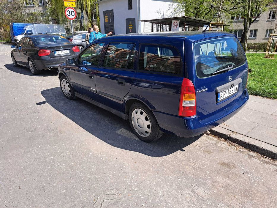 Opel Astra Karawan