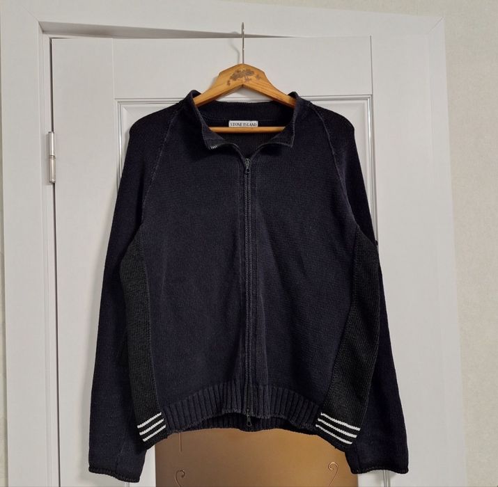 Продам винтажный свитер stone island 2005