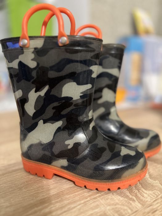 Продам дитячі чобітки