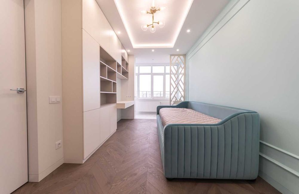 Продам 4 кімнатну квартиру з ремонтом.ЖК Династія Адамант