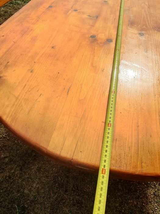 Стіл,лавки,дерево.