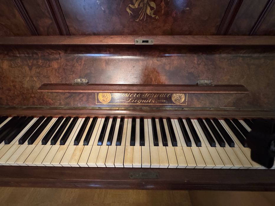 Pianino Lignitz powojenne