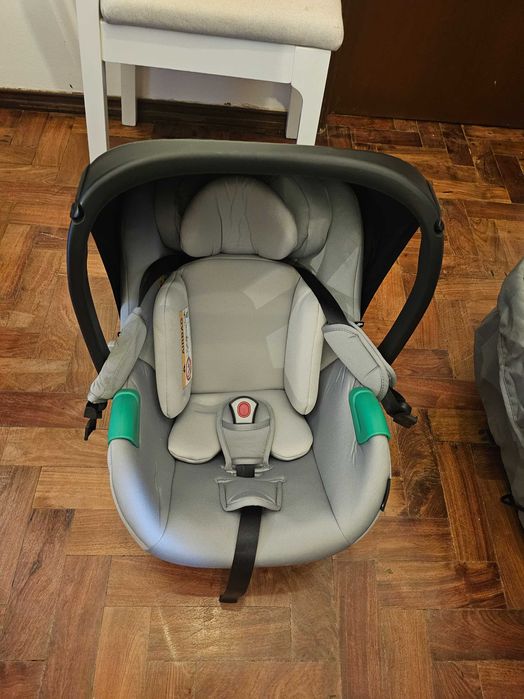 Carrinho de bebé semi-novo