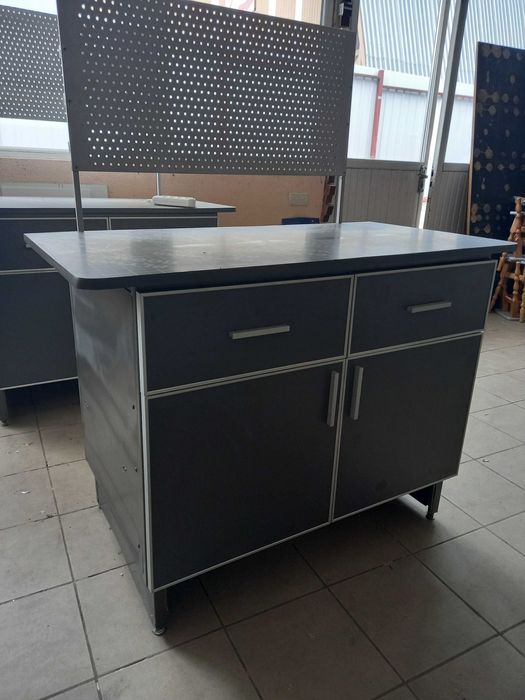 Продаю рабочий стол для гаража, мастерской.