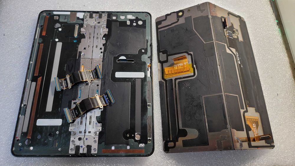 Ремонт FOLD FLIP 2 3 4 5 Samsung .Механизмів дисплеїв ,заміна шлейфів