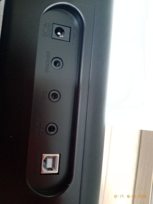 Nowy keyboard + statyw+ siedzonko