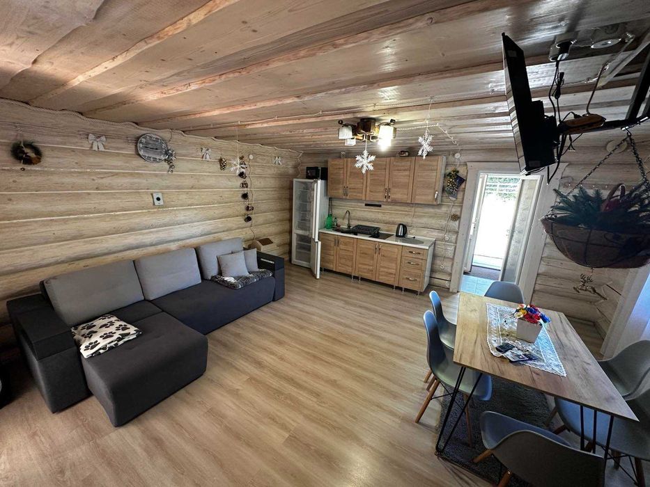 Продається дачний будинок в с. Синевир