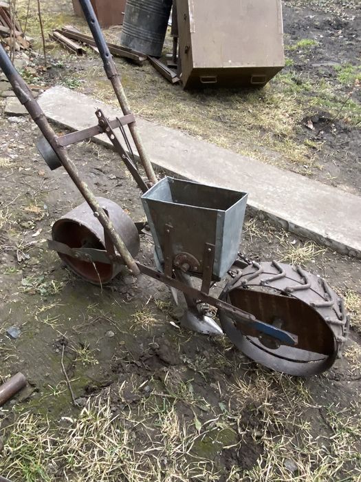 Продам ручну сівалку