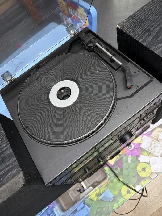 Aparelhagem Sony com Gira-Discos a funcionar