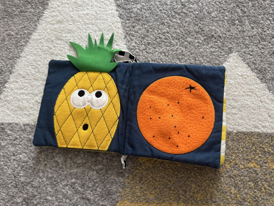 Książeczka sensoryczna do zabawy