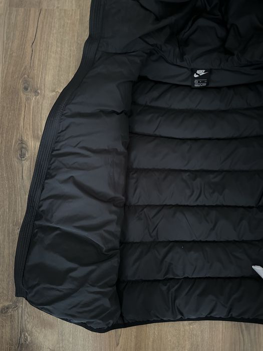 Пуховик Nike в размере S (оригинал)
