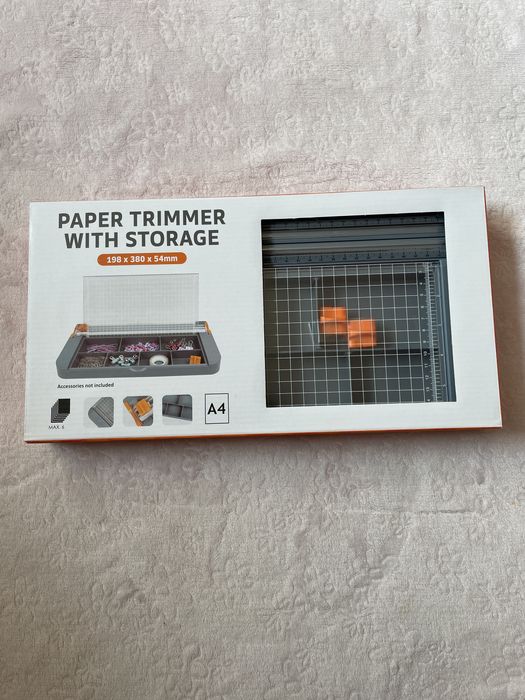 Przycinarka do papieru ze schowkiem