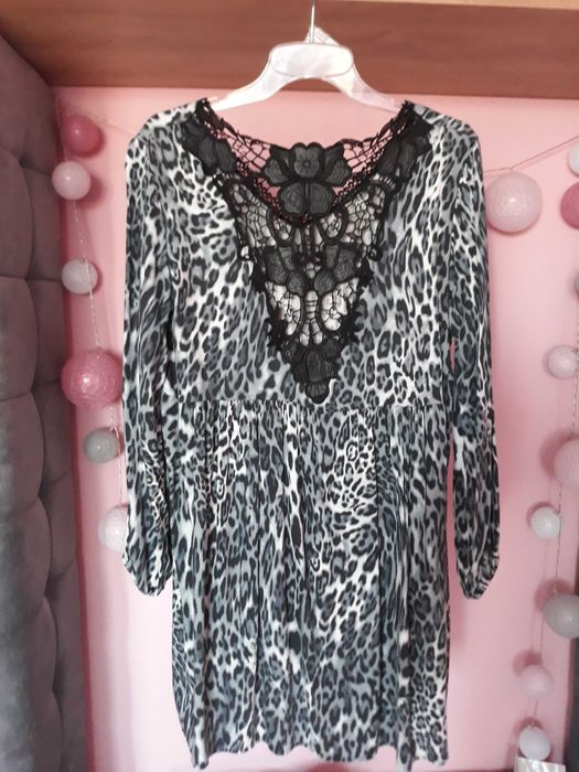 Sukienka w panterkę, uni.