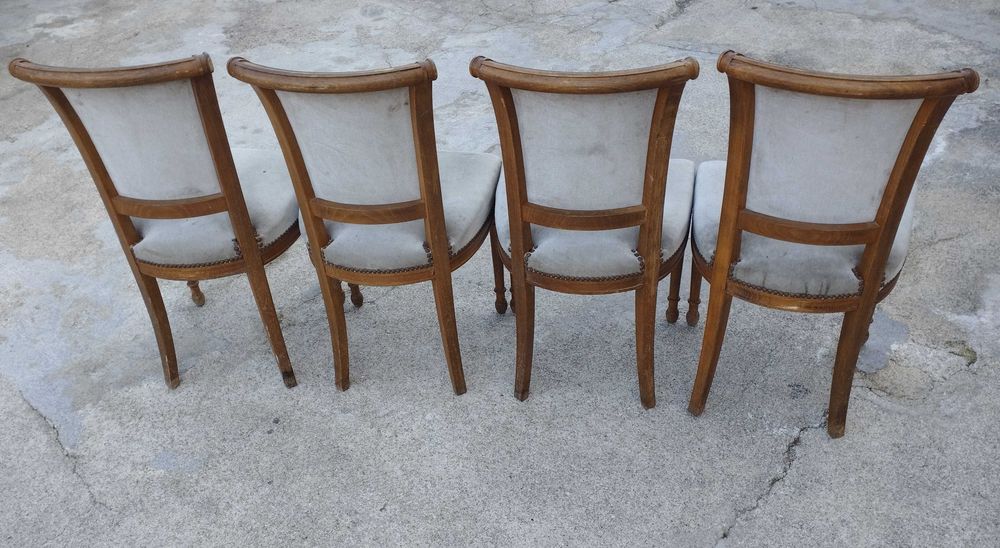 Conjunto de quatro cadeiras de jantar ou cozinha em bom estado