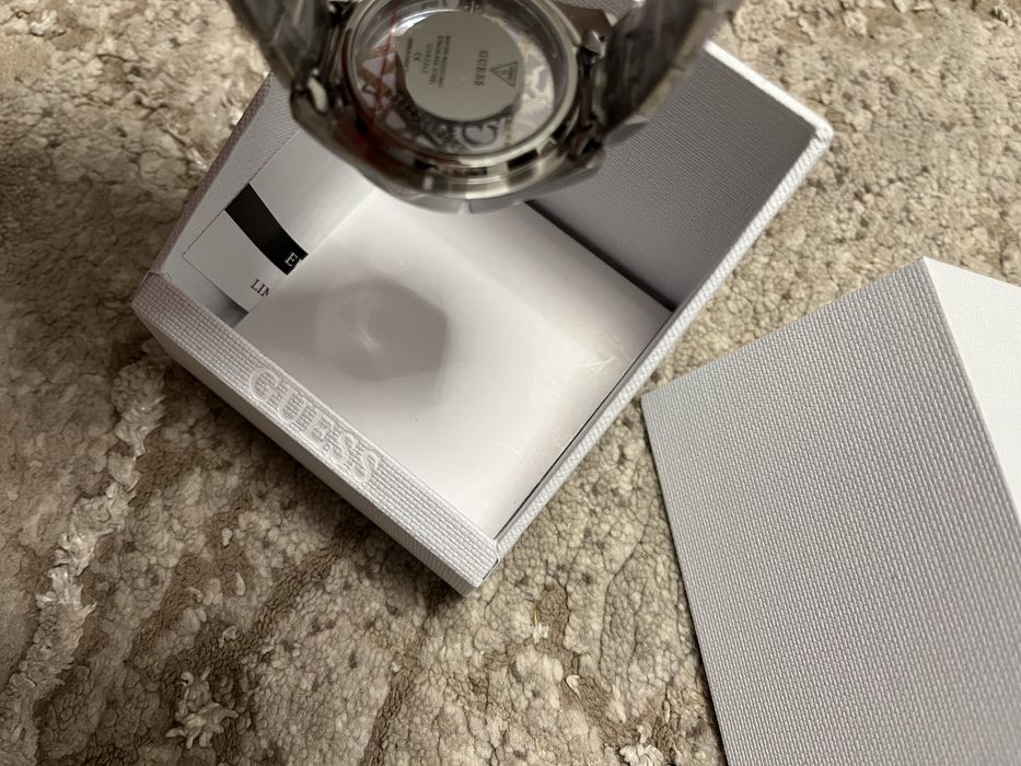 Zegarek Guess nowy z metką