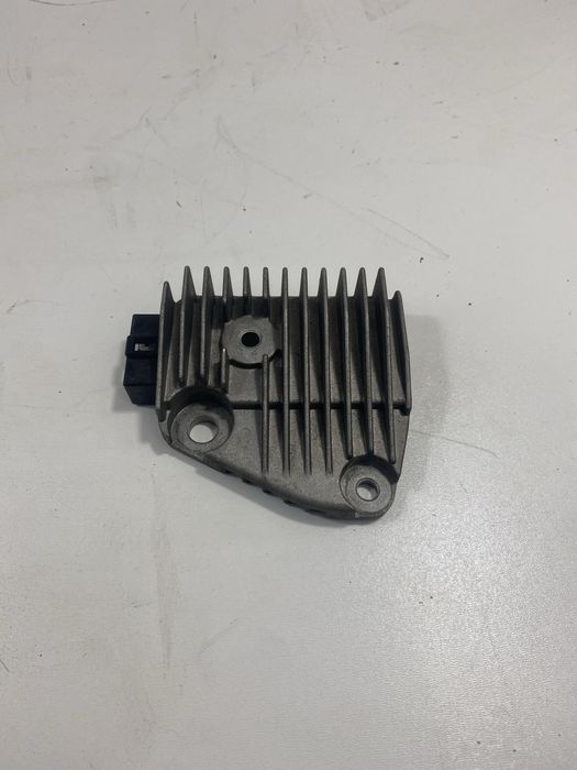 Yamaha XV125 250 Regulator Napięcia B219