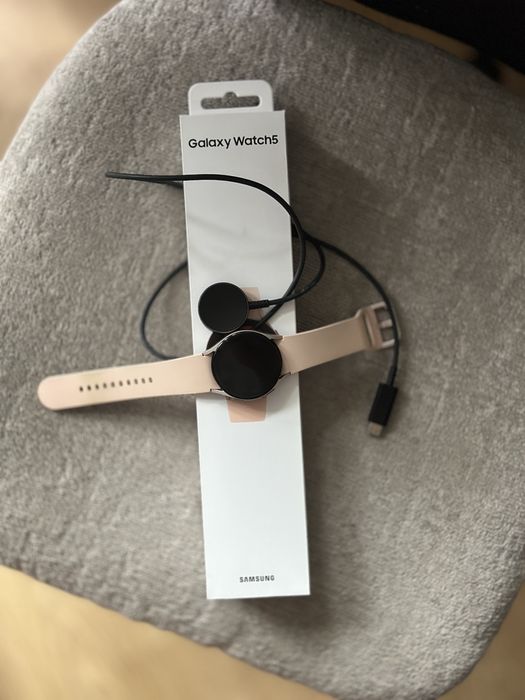 Samsung Galaxy Watch 5  | 40mm | Smartwatch | NFC GPS | Ładowarka