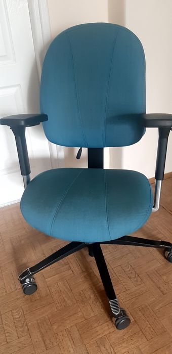 Fotel  obrotowy  szwedzkiej  firmy Malmstolen